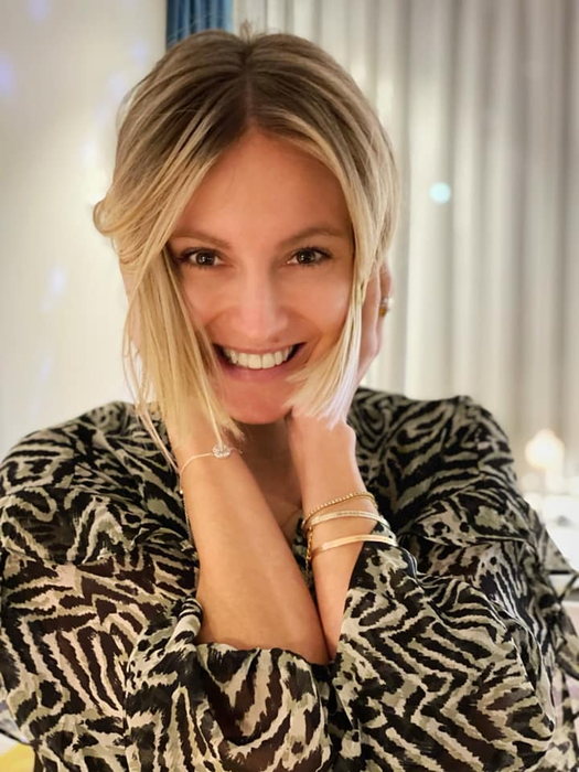 Andreea Perju s-a refăcut complet după divorț (Foto: Facebook)