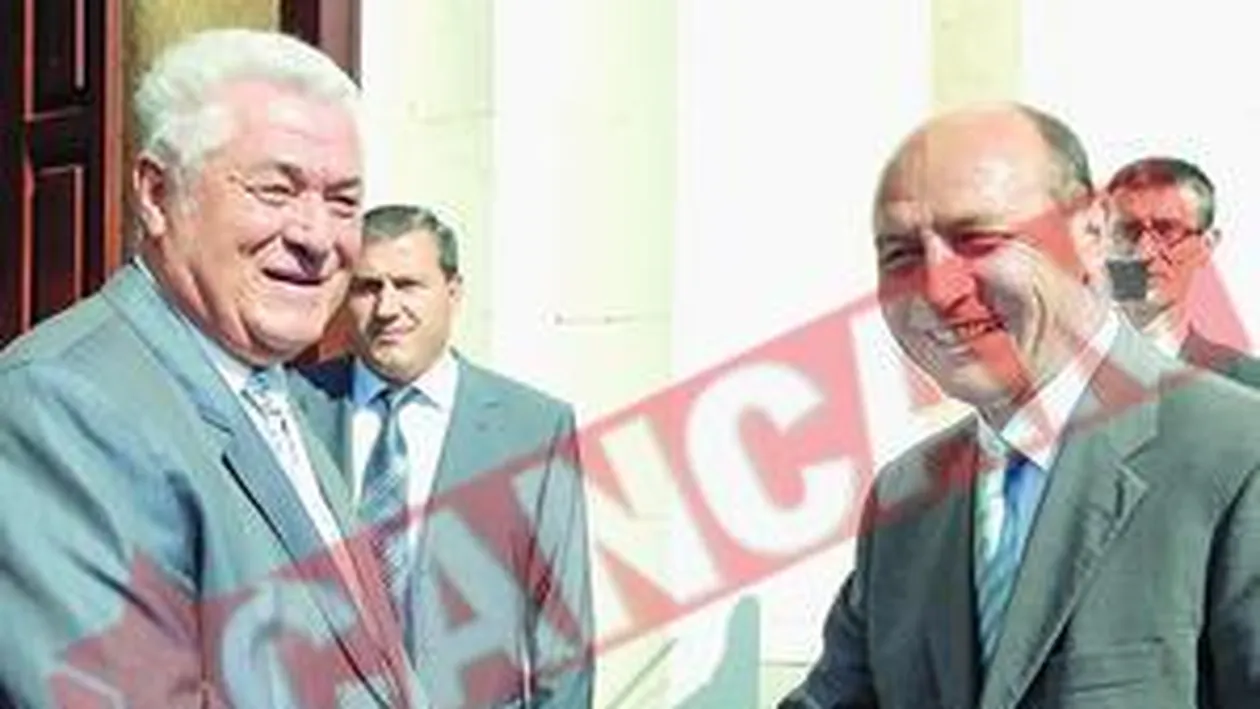 TRAIAN Basescu Si-a salutat romanasii In fata lui Voronin