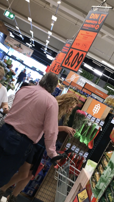 Dănuț Lupu a ”tăbărât” pe soție într-un hypermarket!