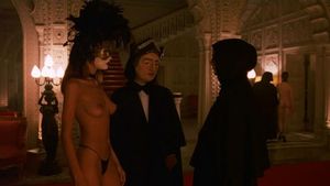 Secretul melodiei din filmul “Eyes wide shut”! Vezi ce ascunde piesa pe care se dezbraca fetele, in timpul ritualului