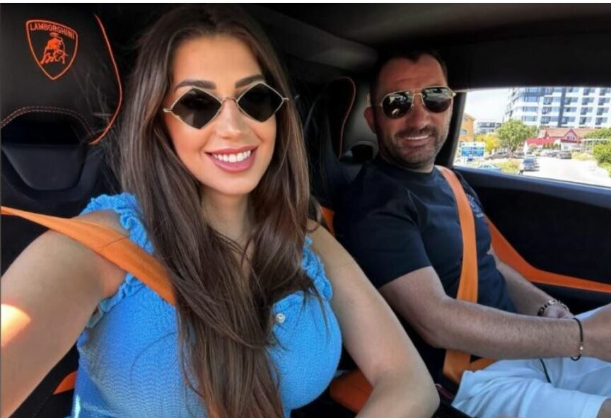 Cum arăta Lavinia ex Pescobar pe vremea când era tractoristă? Cu părul în vânt și motorul turat, era regina câmpurilor