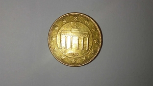 Caut-o și te îmbogățești! Moneda din 2002 care se vinde cu 2.300 de lei acum, în 2023