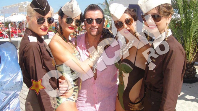 "Cumnata" lui Radu Mazare, din nou pe podiumul de moda. Catalina si-a revenit spectaculos dupa ce a nascut o fetita!