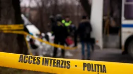 Un bărbat din Vaslui și-a ținut tatăl mort în fotoliu, săptămâni întregi, pentru pensie. Mărturia poștașului care l-a găsit