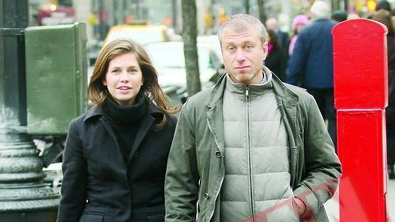 Iubita lui Abramovici se imbraca de la solduri