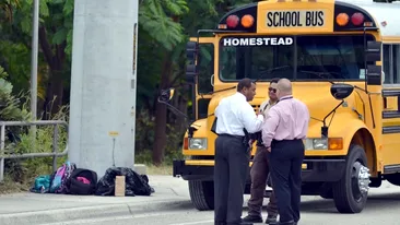 O elevă în vârstă de 13 ani a fost împuşcată mortal într-un autobuz şcolar din Florida, sub ochii surorii ei de 7 ani
