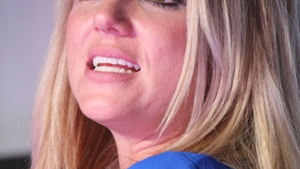 Britney Spears, inselata de logodnic cu doua romance - socul care i-ar putea distruge viata cantaretei