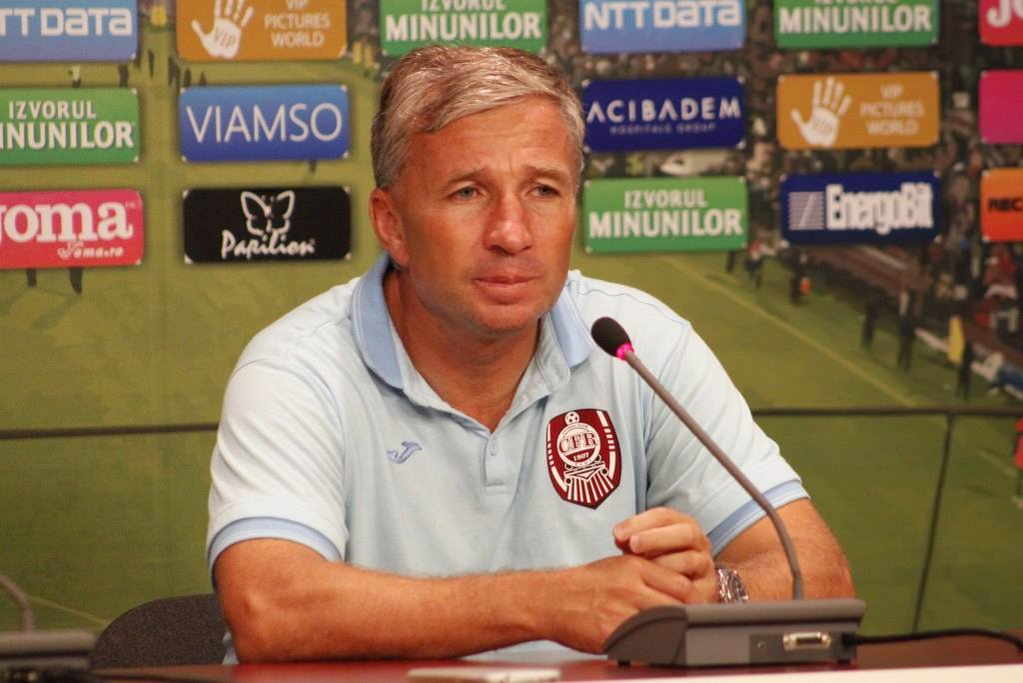 Cine este soția lui Dan Petrescu, de fapt. Fostul fotbalist are 3 fete frumoase, dar care nu locuiesc în țară