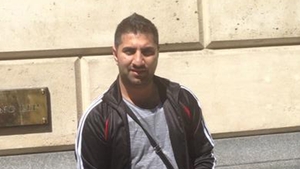 Chef de chef trei zile, cu berbecuti si vin, se stie! “Eminescu al manelelor” si-a botezat baiatul si s-a distrat ca nimeni altul!