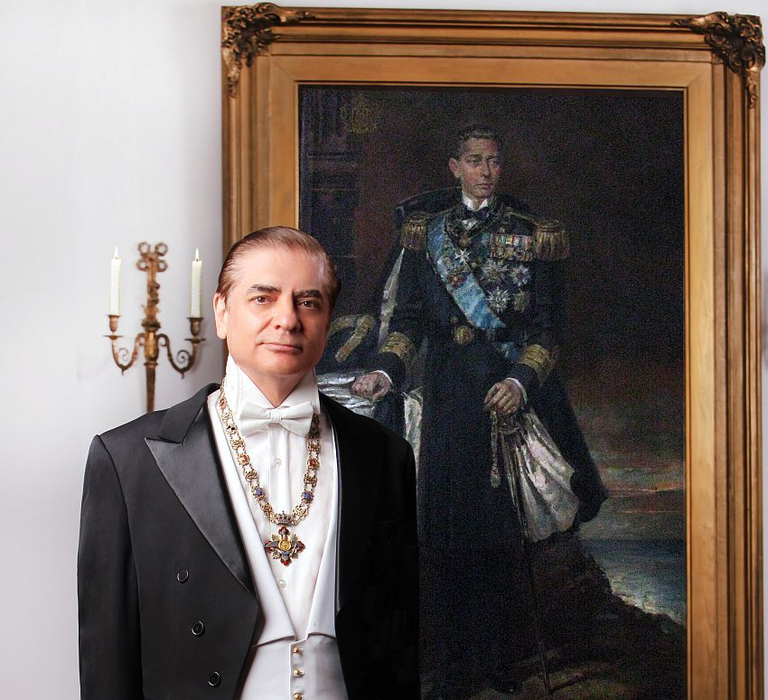 Prinţul Paul, îmbrăcat ca un membru al Casei Regale