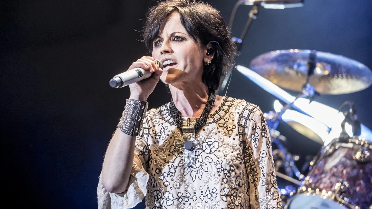 VIDEO / Mesajul transmis de Dolores O'Riordan cu câteva ore înainte să fie găsită moartă într-o cameră de hotel: Era nerăbdătoare...