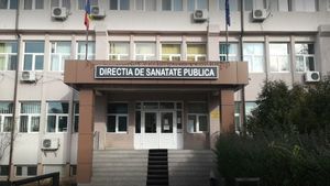 Haos la programaraea vaccinării anti-COVID în Dâmbovița. Numere de telefon încurcate și erori ale sistemului informatic
