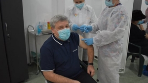 Primarul din Bârlad s-a vaccinat anti-COVID. Cum s-a simțit edilul, la câteva ore după imunizare