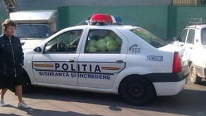 Oamenilor nu le-a venit sa creada cand au vazut ASTA! Ce se afla pe bancheta din spate ale acestor masini de politie din Capitala