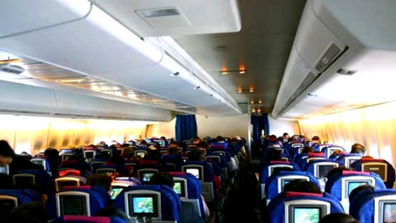 Un grup de pasageri a trăit momente terifiante într-un avion! Vezi de ce o simplă călătorie s-a transformat în cursa groazei!