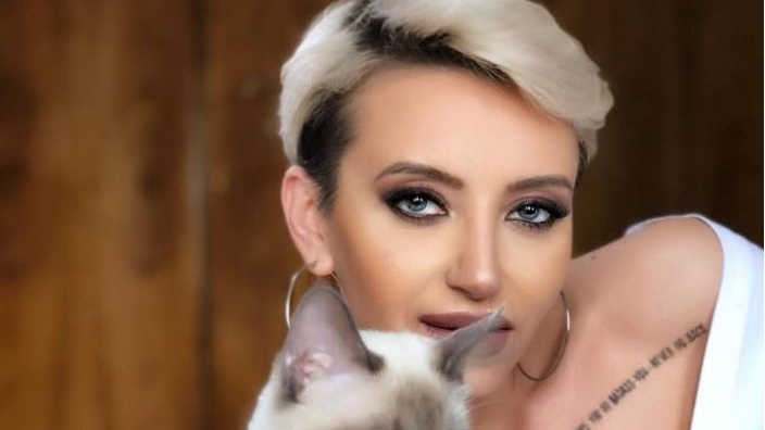 Giulia își schimbă look-ul: ”Port foarte des ținute bărbătești…”