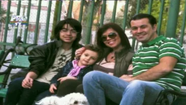 Luminita Anghel nu stie cum sa il mai stapanesca pe baiatul ei! David e gelos pe fiul nou-nascut al cantaretei!