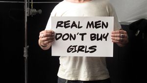 Gerard Butler, mesaj sugestiv pentru dusmanii Madalinei Ghenea! Vezi aici cum contra-ataca starul!