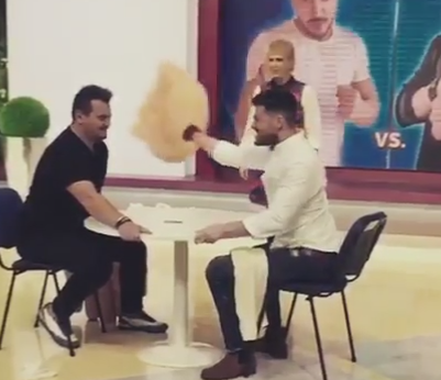 Bursucu’, lovit în direct de Victor Slav! S-a prăbuşit la pământ sub privirile lui Teo Trandafir