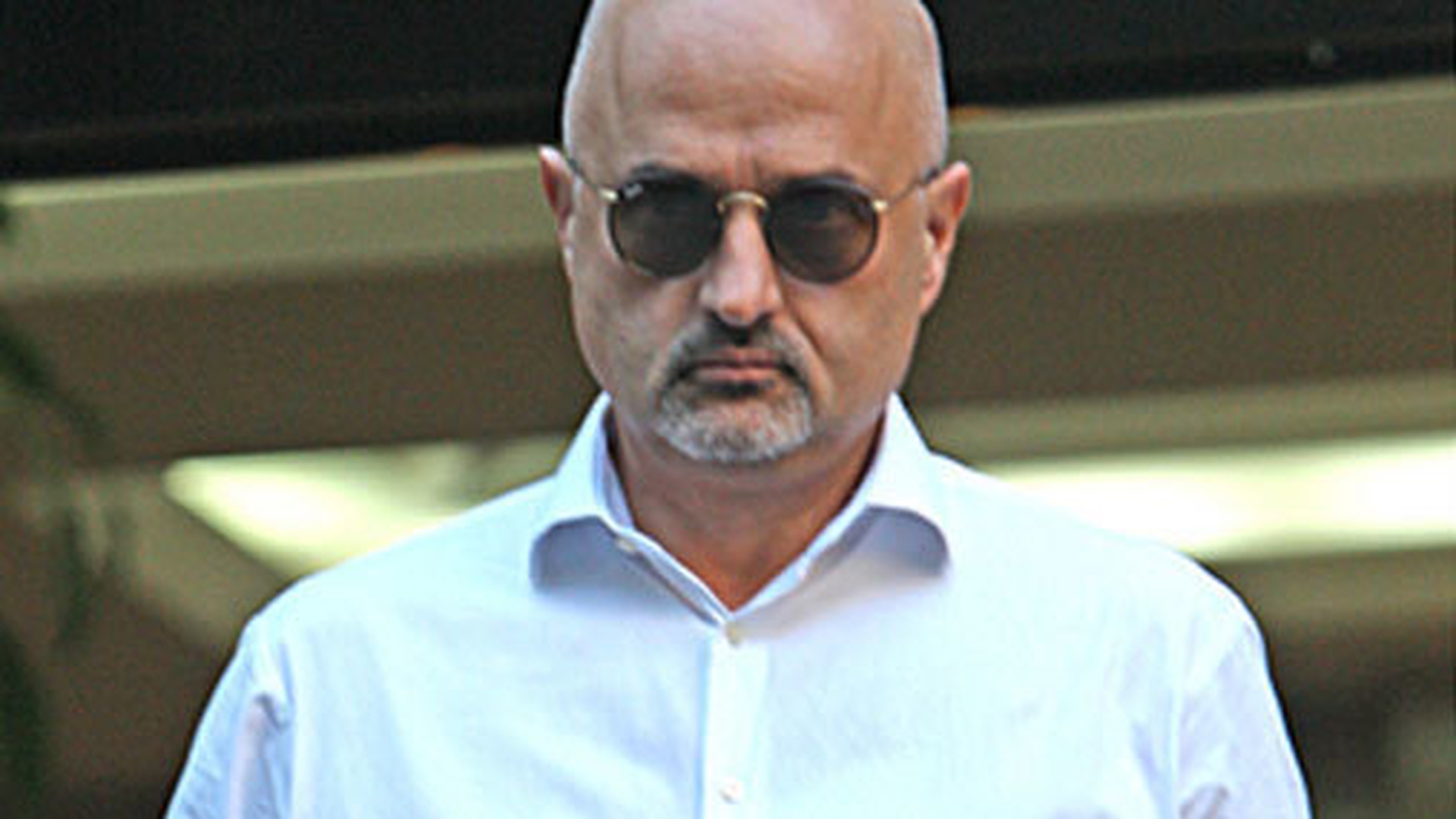 Imagini super-exclusive realizate de paparazzi: DON NIC şi MIRCEA GEOANĂ, ”celulă de criză” cu soţiile imediat după dezvăluirile din CANCAN.ro!