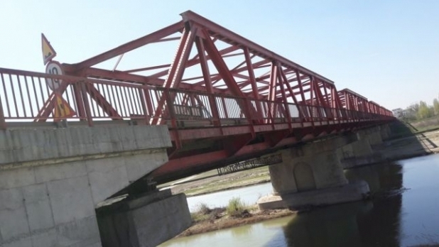 Incredibil. Un al bărbat s-a sinucis pe podul de la Mărăcineni