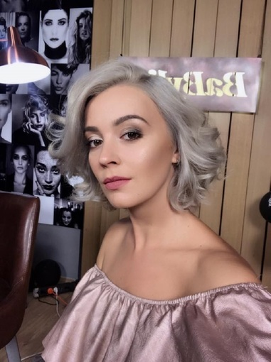 Diana ştie ce rochie va purta la nunta sa, deşi evenimentul va avea loc peste aproape un an