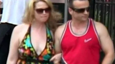 Oana il insala pe Viorel Lis chiar inainte de nunta! A fost surprinsa cu un barbat misterios