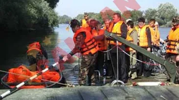 Pod plutitor la granita romano-ungara