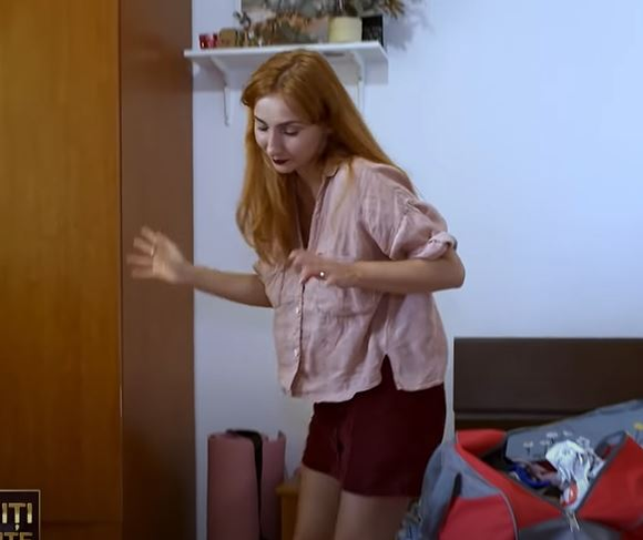 Cristina de la Căsătoriţi pe nevăzute s-a făcut de râs în direct, la TV! Ce şi-a pus în bagaj? O ţară întreagă a văzut