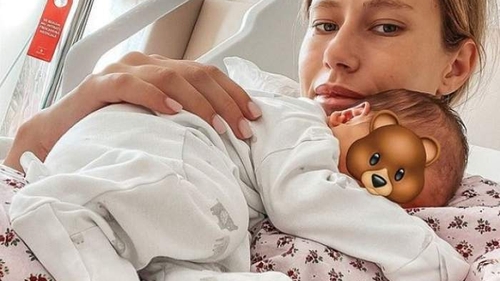 Gabriela și Dani Oțil, probleme de sănătate cu băiețelul ”Vomită tot ce mănâncă”