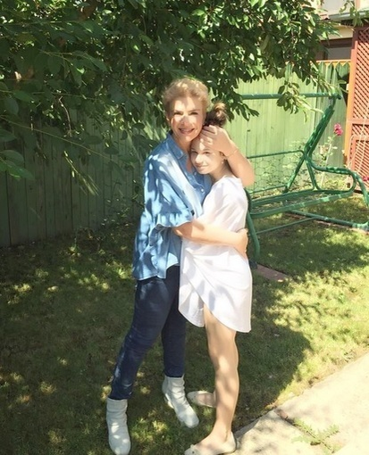 MAIA i-a transmis mamei sale un mesaj emoţionant! Ce a scris fiica lui TEO TRANDAFIR în urmă cu puţin timp: „Te ador…“
