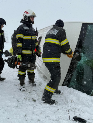 Un microbuz s-a răsturnat pe drumul București-Giurgiu. A fost activat planul roșu/ sursă foto: ISU Giurgiu