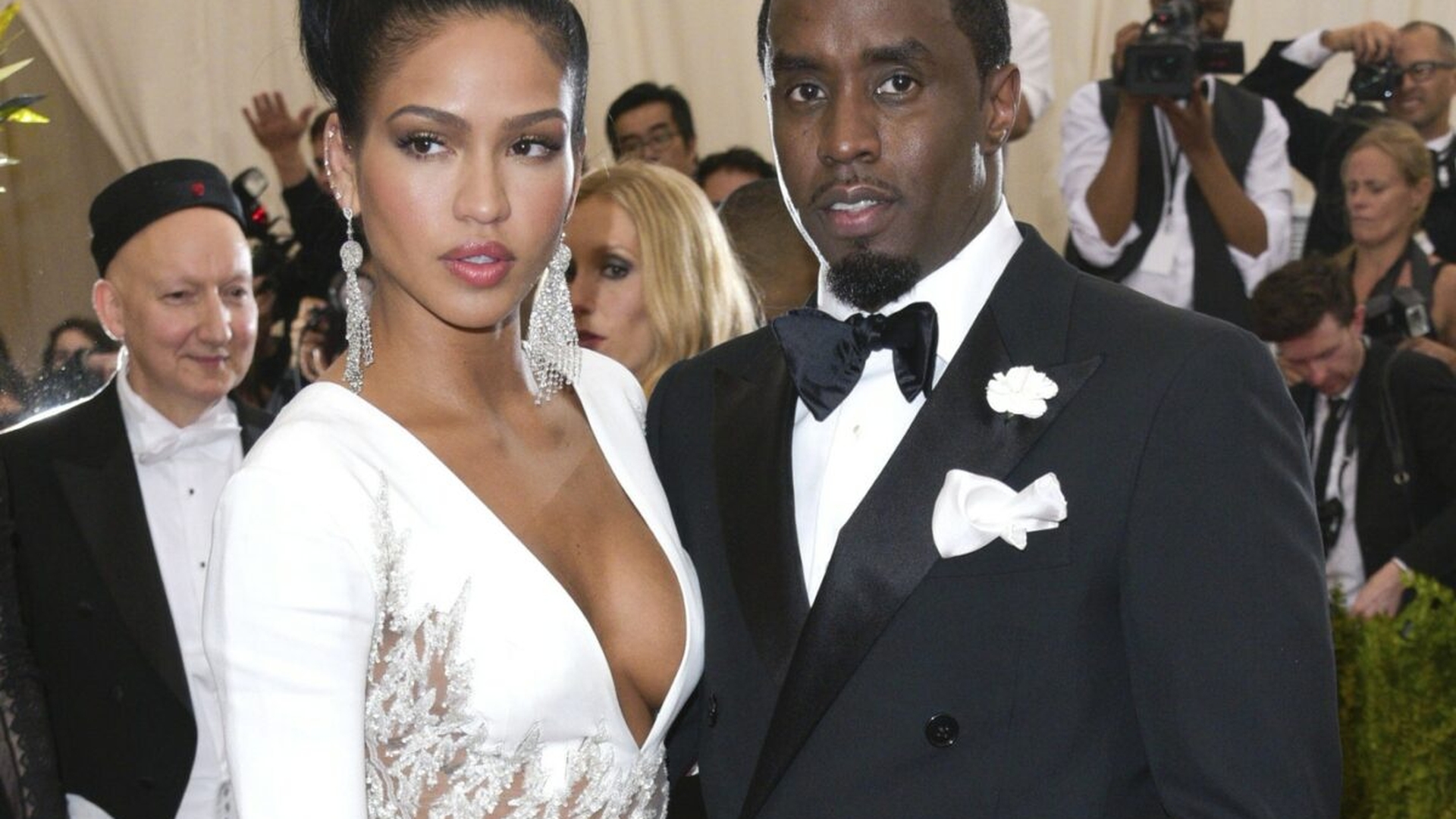 Mărturii oripilante! Ce ar fi pus-o Diddy pe Cassie Ventura să facă alături de mascota Mc Donald’s