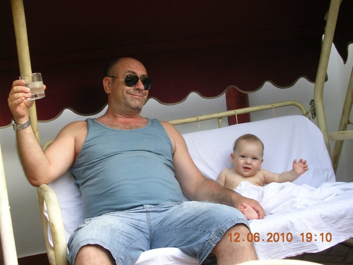 Americanu, un tătic fericit