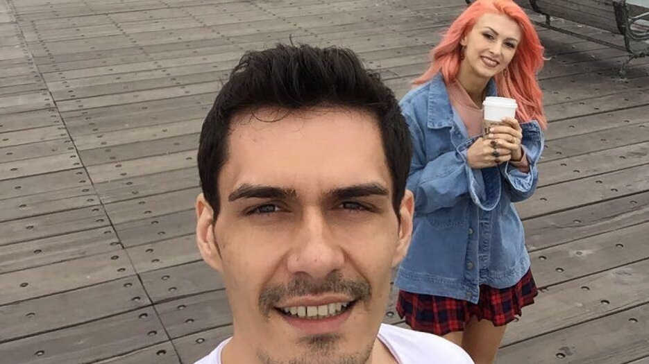 ANDREEA BĂLAN şi GEORGE BURCEA şi-au făcut apariţia la botezul fetiţei lor! Ce ţinută a purtat cântăreaţa