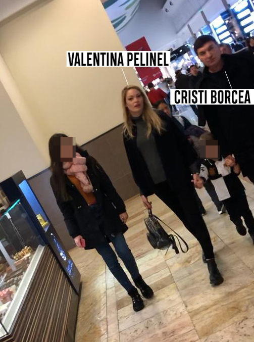 Cristi Borcea, la mall alături de Valentina Pelinel