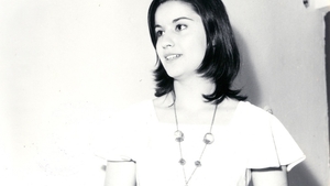Făcea furori pe vremea comunismului, acum nu prea mai câştigă nimic din muzică! Mirela Fugaru este în prezent....