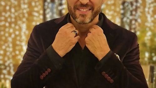 Dinu Maxer a ajuns de râsul internauților! „Dacă te-ar auzi Brad Pitt, și el ar fi invidios pe tine”