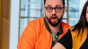 Cătălin Măruță a strâns-o în brațe, a pupat-o și i-a făcut o declarație! Dar nu e... Andra: ”În spatele fiecărui bărbat de succes se află o femeie puternică”