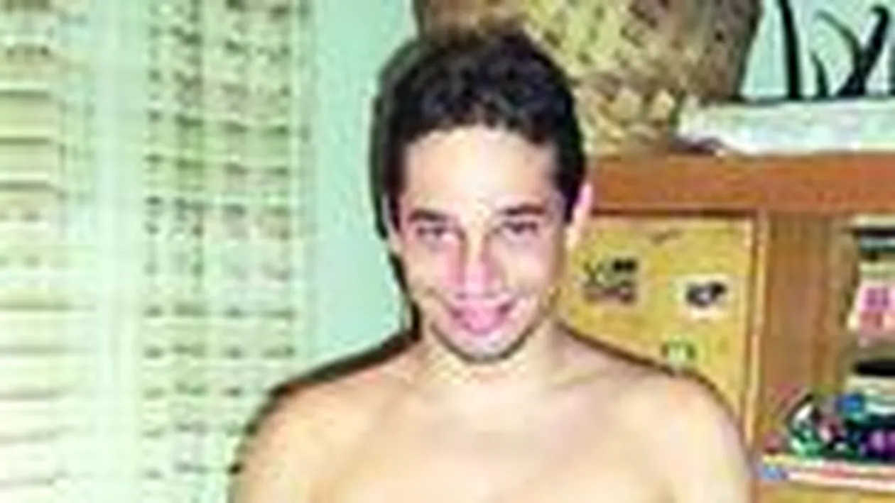 Alex de la Vank se dezbraca pentru admiratoare