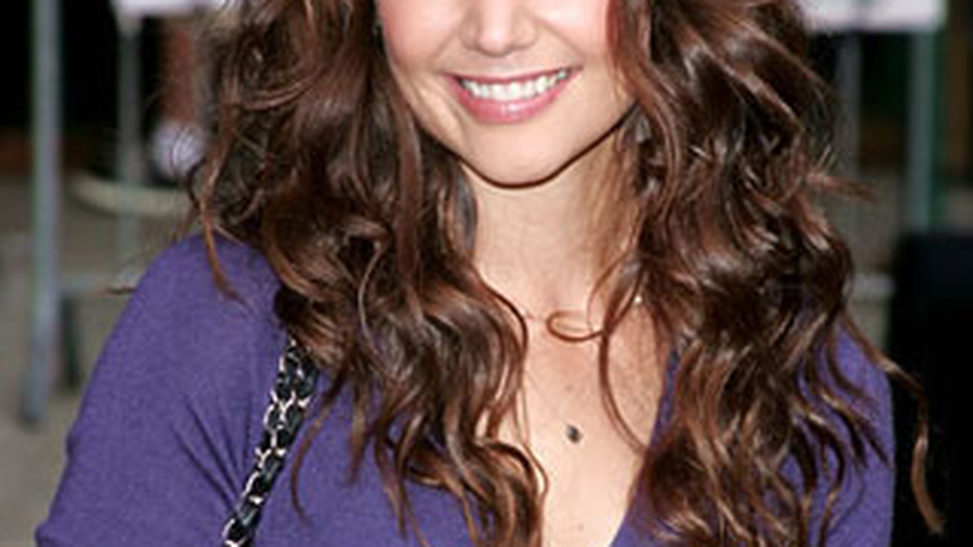 Katie Holmes a "spart" peste 25.000 de dolari la cumparaturi! Afla ce si-a luat actrita!