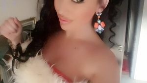 Reacţia virulentă, după ce a văzut pozele cu sexy-inspectoarea: ”Total nepotrivită!”
