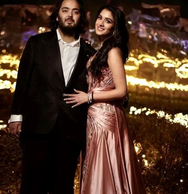 Anant Ambani, fiul celui mai bogat om din lume, s-a căsătorit cu Radhika Merchant/ sursă foto: Instagram