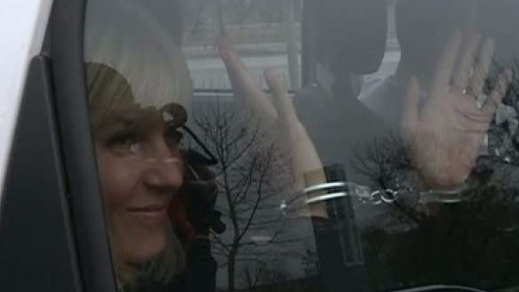E aglomeratie mare in Arestul Politiei Capitalei! Elena Udrea doarme in celula cu o actrita de filme porno!