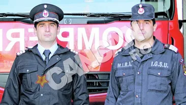 Gemenii pompieri lupta de 17 ani cu flacarile! Marius si Marian Maruneac, din Iasi, sunt impreuna si la locul de munca