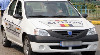 Un barbat a furat masina de serviciu a unui post de politie din Suceava