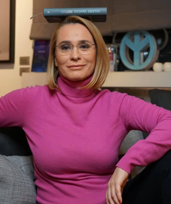 Andreea Esca, avantajată de nuanța naturală de blond pe treaptă de 8
