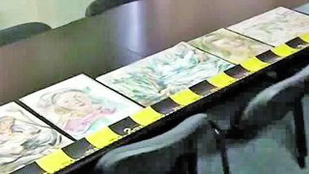 Colectie de tablouri furata prin balcon!