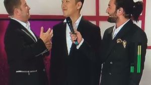 Moment hilar la finala ‘’Românii au talent’’! Pavel Bartoş a căzut în direct