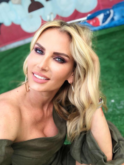 Andreea Bănică a trecut prin multe peripeții pentru un outfit perfect pe covorul roșu